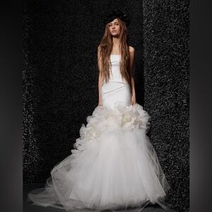 Vera Wang wedding gown fit and flaire